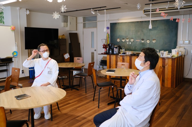 インタビューの様子4